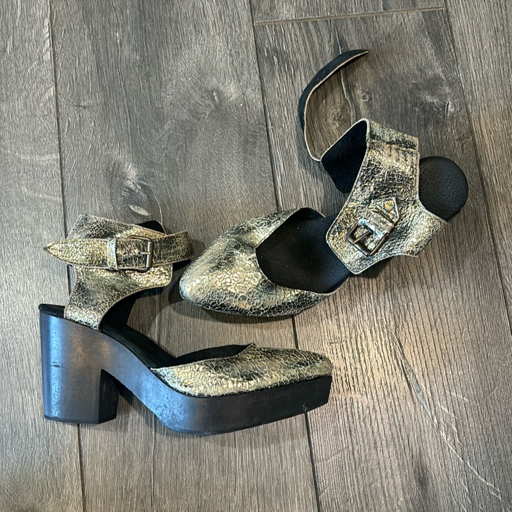 Free people clogs